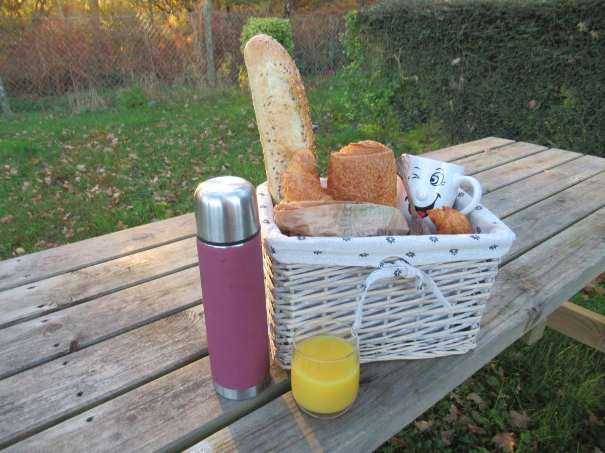 Camping Les Falaises De Toussaint Екстериор снимка