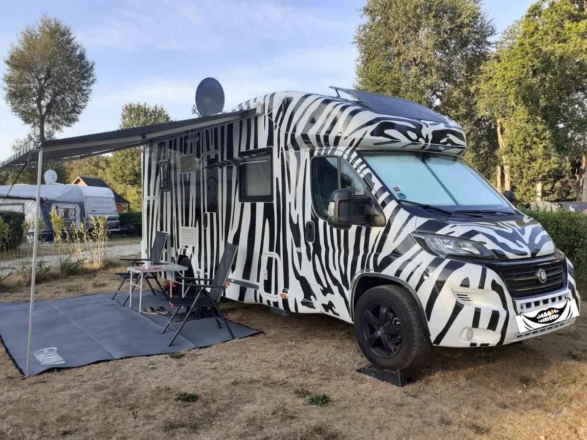 Camping Les Falaises De Toussaint Екстериор снимка