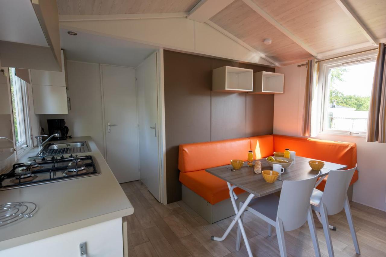 Camping Les Falaises De Toussaint Екстериор снимка